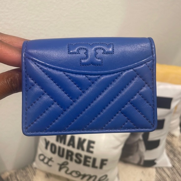 Tory Burch Handbags - Tory Burch Bi-Fold Quilted Wallet
